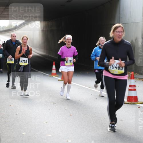 05.10.2025 - 20. swb-Marathon Bremen Michael Strokosch http://msf.ph/oto/9208511 05.10.2025 11:04:48 Laufen 10899, 9726, 77791, 10463 meine-sportfotos.de