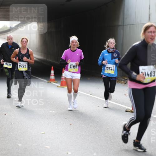 05.10.2025 - 20. swb-Marathon Bremen Michael Strokosch http://msf.ph/oto/9208512 05.10.2025 11:04:48 Laufen 1462, 10899, 9726, 11191, 10540, 0463 meine-sportfotos.de