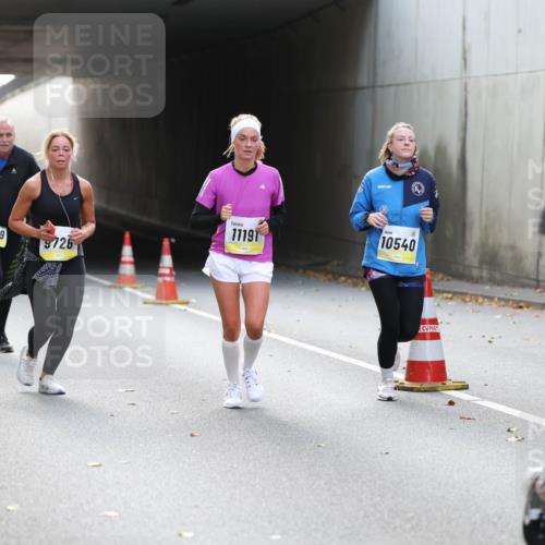 05.10.2025 - 20. swb-Marathon Bremen Michael Strokosch http://msf.ph/oto/9208514 05.10.2025 11:04:49 Laufen 10899, 9726, 11191, 10540 meine-sportfotos.de