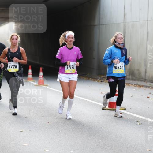 05.10.2025 - 20. swb-Marathon Bremen Michael Strokosch http://msf.ph/oto/9208515 05.10.2025 11:04:49 Laufen 70899, 9726, 11191, 10540 meine-sportfotos.de