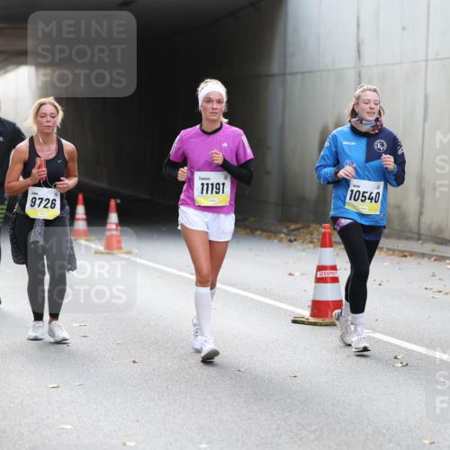 05.10.2025 - 20. swb-Marathon Bremen Michael Strokosch http://msf.ph/oto/9208516 05.10.2025 11:04:49 Laufen 10899, 9726, 11191, 10540, 00 meine-sportfotos.de