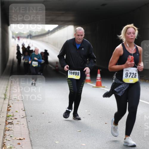 05.10.2025 - 20. swb-Marathon Bremen Michael Strokosch http://msf.ph/oto/9208520 05.10.2025 11:04:51 Laufen 10899, 111, 9726 meine-sportfotos.de