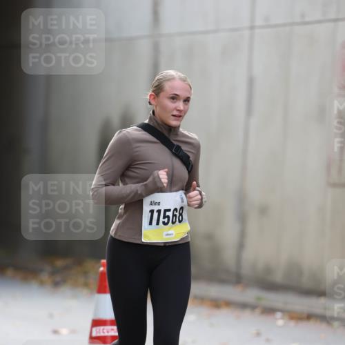 05.10.2025 - 20. swb-Marathon Bremen Michael Strokosch http://msf.ph/oto/9208541 05.10.2025 11:05:08 Laufen 11568 meine-sportfotos.de