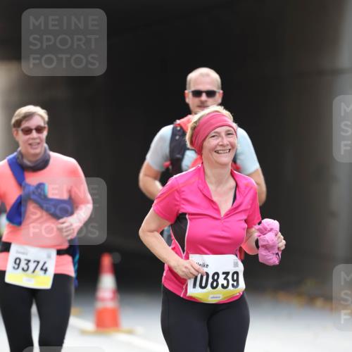 05.10.2025 - 20. swb-Marathon Bremen Michael Strokosch http://msf.ph/oto/9208548 05.10.2025 11:05:11 Laufen 2, 9374, 10839 meine-sportfotos.de
