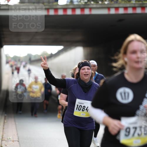 05.10.2025 - 20. swb-Marathon Bremen Michael Strokosch http://msf.ph/oto/9208554 05.10.2025 11:05:14 Laufen 1084, 9736 meine-sportfotos.de