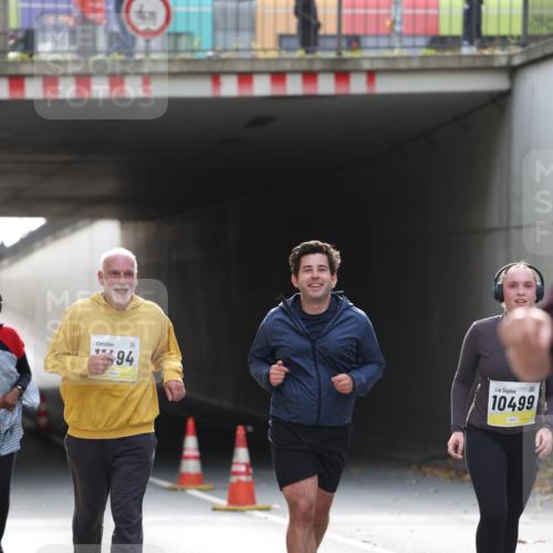 05.10.2025 - 20. swb-Marathon Bremen Michael Strokosch http://msf.ph/oto/9208561 05.10.2025 11:05:23 Laufen 94, 10499 meine-sportfotos.de