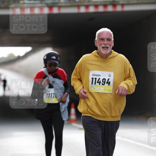 05.10.2025 - 20. swb-Marathon Bremen Michael Strokosch http://msf.ph/oto/9208568 05.10.2025 11:05:25 Laufen 1117, 11494, 02597 meine-sportfotos.de