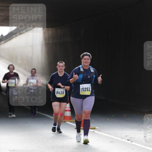 05.10.2025 - 20. swb-Marathon Bremen Michael Strokosch http://msf.ph/oto/9208575 05.10.2025 11:05:50 Laufen 9420, 11252 meine-sportfotos.de