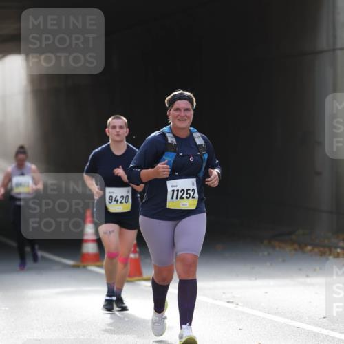 05.10.2025 - 20. swb-Marathon Bremen Michael Strokosch http://msf.ph/oto/9208578 05.10.2025 11:05:52 Laufen 9420, 11252 meine-sportfotos.de