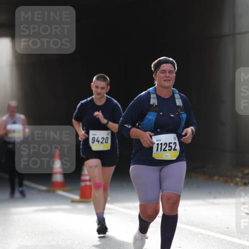 05.10.2025 - 20. swb-Marathon Bremen Michael Strokosch http://msf.ph/oto/9208581 05.10.2025 11:05:52 Laufen 9420, 11252 meine-sportfotos.de