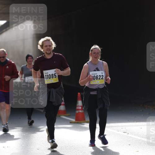 05.10.2025 - 20. swb-Marathon Bremen Michael Strokosch http://msf.ph/oto/9208590 05.10.2025 11:05:57 Laufen 11085, 0622 meine-sportfotos.de