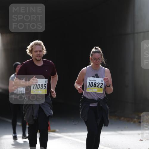 05.10.2025 - 20. swb-Marathon Bremen Michael Strokosch http://msf.ph/oto/9208593 05.10.2025 11:05:58 Laufen 11085, 10622, 02619 meine-sportfotos.de