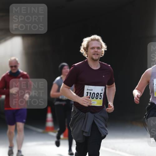 05.10.2025 - 20. swb-Marathon Bremen Michael Strokosch http://msf.ph/oto/9208595 05.10.2025 11:05:59 Laufen 11085 meine-sportfotos.de