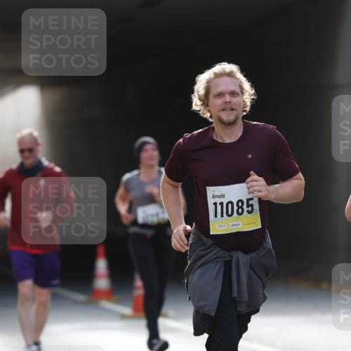 05.10.2025 - 20. swb-Marathon Bremen Michael Strokosch http://msf.ph/oto/9208596 05.10.2025 11:05:59 Laufen 11085, 02619 meine-sportfotos.de