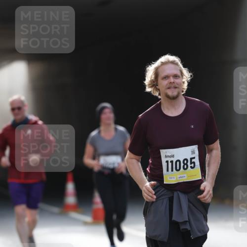 05.10.2025 - 20. swb-Marathon Bremen Michael Strokosch http://msf.ph/oto/9208597 05.10.2025 11:05:59 Laufen 11085, 02619 meine-sportfotos.de