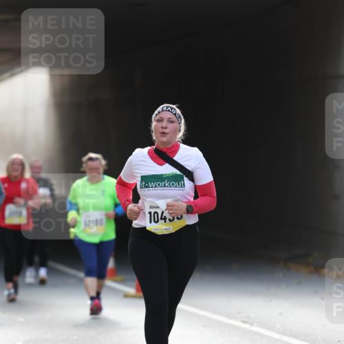 05.10.2025 - 20. swb-Marathon Bremen Michael Strokosch http://msf.ph/oto/9208608 05.10.2025 11:06:07 Laufen 10455 meine-sportfotos.de