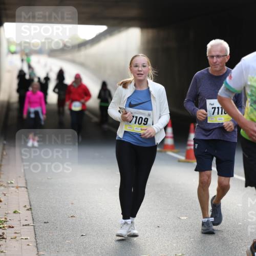 05.10.2025 - 20. swb-Marathon Bremen Michael Strokosch http://msf.ph/oto/9208611 05.10.2025 11:08:32 Laufen 7109, 42, 195, 711, 1084 meine-sportfotos.de