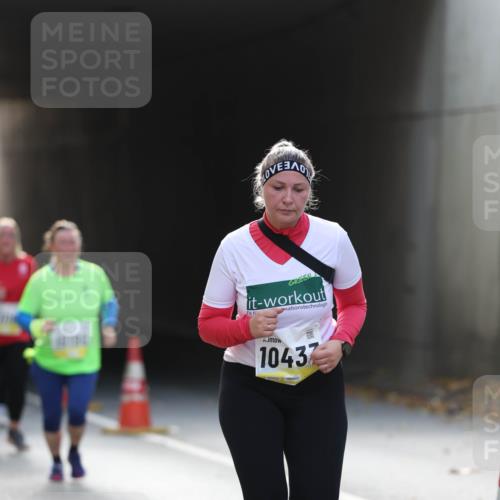 05.10.2025 - 20. swb-Marathon Bremen Michael Strokosch http://msf.ph/oto/9208614 05.10.2025 11:06:08 Laufen 10437, 02075 meine-sportfotos.de