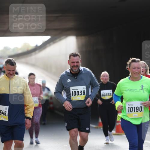 05.10.2025 - 20. swb-Marathon Bremen Michael Strokosch http://msf.ph/oto/9208625 05.10.2025 11:06:10 Laufen 548, 10036, 10273, 10190 meine-sportfotos.de