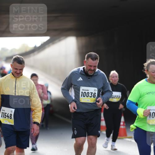 05.10.2025 - 20. swb-Marathon Bremen Michael Strokosch http://msf.ph/oto/9208628 05.10.2025 11:06:11 Laufen 11548, 10036, 0273, 01981, 10 meine-sportfotos.de