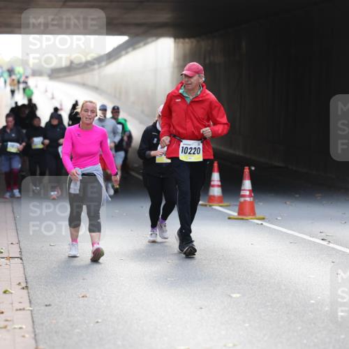 05.10.2025 - 20. swb-Marathon Bremen Michael Strokosch http://msf.ph/oto/9208629 05.10.2025 11:08:39 Laufen 10220 meine-sportfotos.de