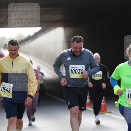 05.10.2025 - 20. swb-Marathon Bremen Michael Strokosch http://msf.ph/oto/9208630 05.10.2025 11:06:11 Laufen 11548, 10030, 01981, 10273, 10 meine-sportfotos.de