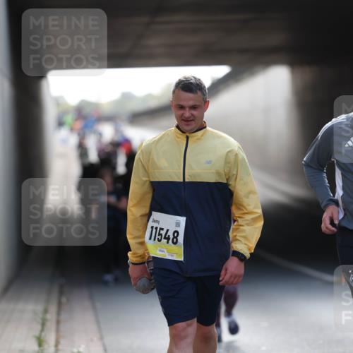 05.10.2025 - 20. swb-Marathon Bremen Michael Strokosch http://msf.ph/oto/9208633 05.10.2025 11:06:12 Laufen 11548 meine-sportfotos.de
