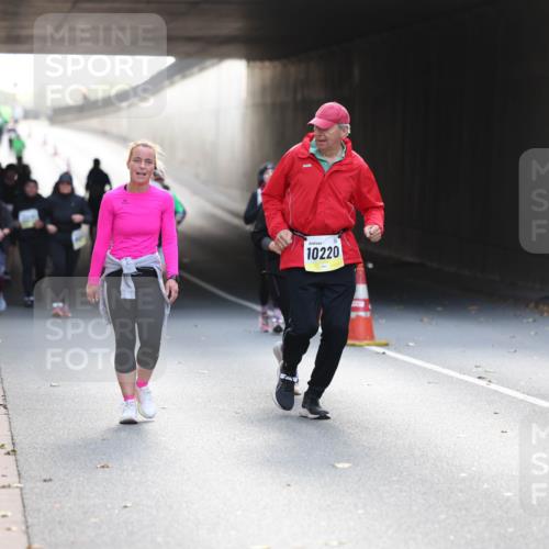 05.10.2025 - 20. swb-Marathon Bremen Michael Strokosch http://msf.ph/oto/9208634 05.10.2025 11:08:40 Laufen 10220 meine-sportfotos.de