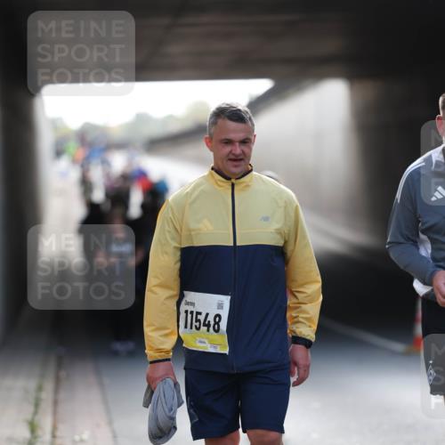 05.10.2025 - 20. swb-Marathon Bremen Michael Strokosch http://msf.ph/oto/9208635 05.10.2025 11:06:12 Laufen 11548, 01982 meine-sportfotos.de