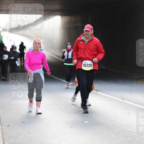 05.10.2025 - 20. swb-Marathon Bremen Michael Strokosch http://msf.ph/oto/9208636 05.10.2025 11:08:40 Laufen 10220 meine-sportfotos.de