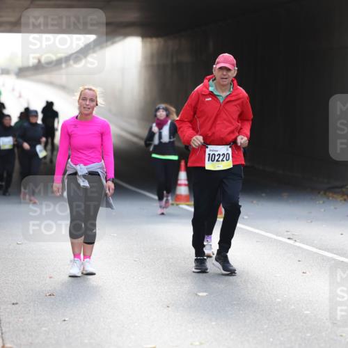 05.10.2025 - 20. swb-Marathon Bremen Michael Strokosch http://msf.ph/oto/9208638 05.10.2025 11:08:40 Laufen 10220 meine-sportfotos.de