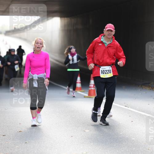 05.10.2025 - 20. swb-Marathon Bremen Michael Strokosch http://msf.ph/oto/9208640 05.10.2025 11:08:41 Laufen 10220 meine-sportfotos.de