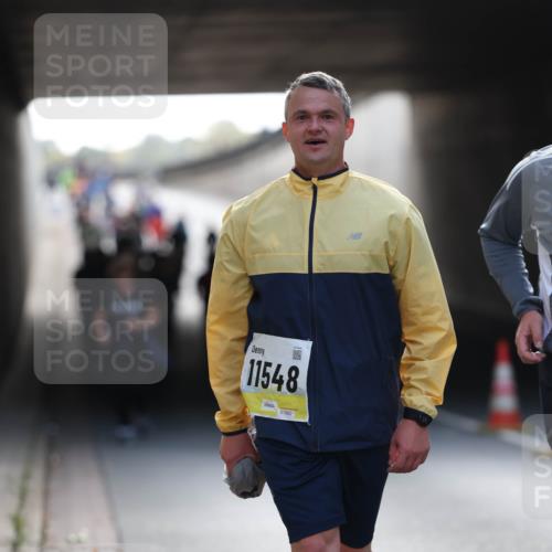 05.10.2025 - 20. swb-Marathon Bremen Michael Strokosch http://msf.ph/oto/9208642 05.10.2025 11:06:12 Laufen 11548, 01982 meine-sportfotos.de