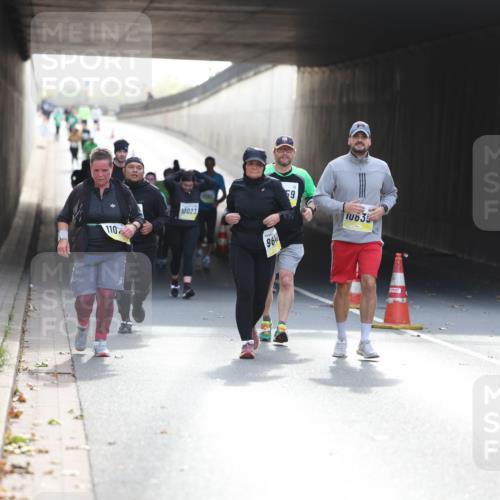 05.10.2025 - 20. swb-Marathon Bremen Michael Strokosch http://msf.ph/oto/9208645 05.10.2025 11:08:45 Laufen 110, 10023, 96, 59, 10635 meine-sportfotos.de