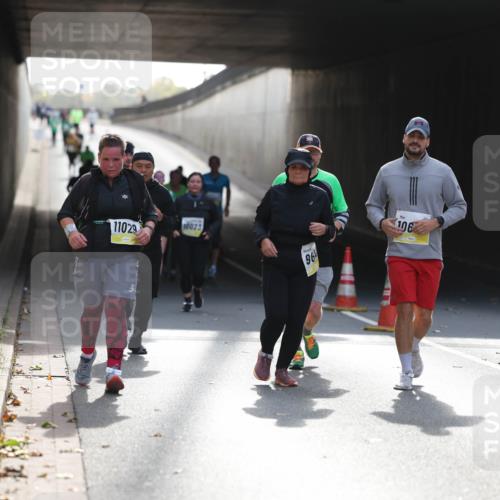 05.10.2025 - 20. swb-Marathon Bremen Michael Strokosch http://msf.ph/oto/9208653 05.10.2025 11:08:47 Laufen 11029, 10023, 96, 106 meine-sportfotos.de