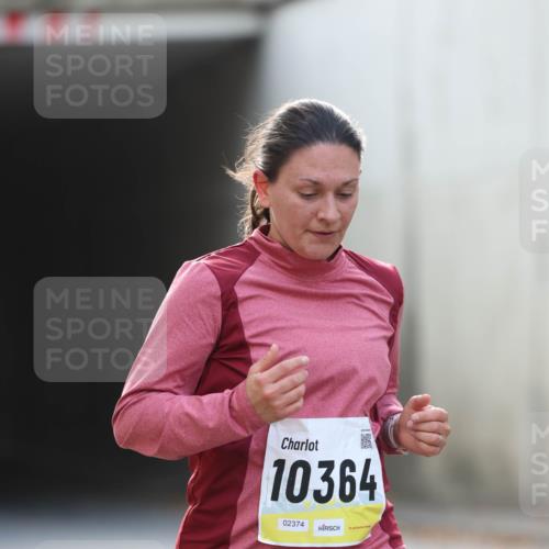 05.10.2025 - 20. swb-Marathon Bremen Michael Strokosch http://msf.ph/oto/9208659 05.10.2025 11:06:17 Laufen 10364, 02374 meine-sportfotos.de