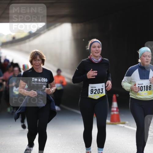05.10.2025 - 20. swb-Marathon Bremen Michael Strokosch http://msf.ph/oto/9208670 05.10.2025 11:06:19 Laufen 9203, 02447, 0186, 02297 meine-sportfotos.de