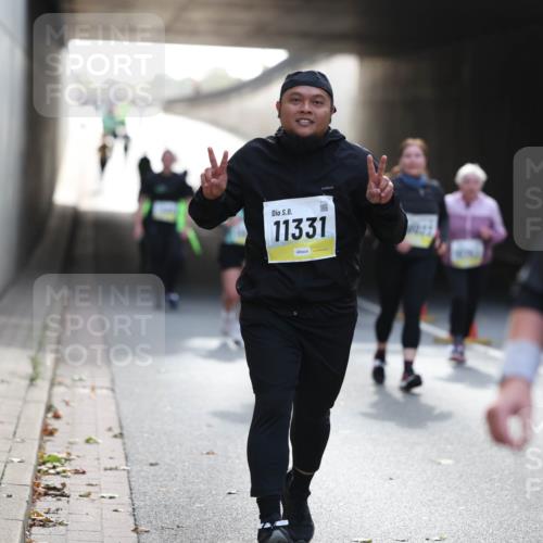 05.10.2025 - 20. swb-Marathon Bremen Michael Strokosch http://msf.ph/oto/9208671 05.10.2025 11:08:51 Laufen 11331 meine-sportfotos.de