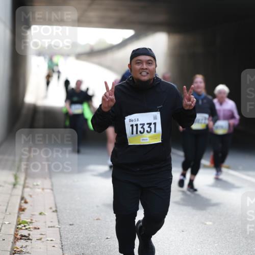 05.10.2025 - 20. swb-Marathon Bremen Michael Strokosch http://msf.ph/oto/9208673 05.10.2025 11:08:52 Laufen 11331 meine-sportfotos.de