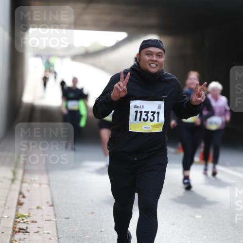 05.10.2025 - 20. swb-Marathon Bremen Michael Strokosch http://msf.ph/oto/9208676 05.10.2025 11:08:52 Laufen 11331 meine-sportfotos.de