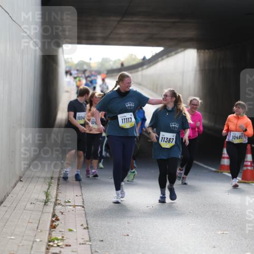 05.10.2025 - 20. swb-Marathon Bremen Michael Strokosch http://msf.ph/oto/9208677 05.10.2025 11:06:25 Laufen 10040, 105, 11117, 11367, 10491 meine-sportfotos.de