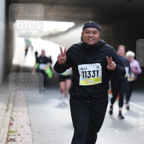 05.10.2025 - 20. swb-Marathon Bremen Michael Strokosch http://msf.ph/oto/9208679 05.10.2025 11:08:52 Laufen 11331 meine-sportfotos.de