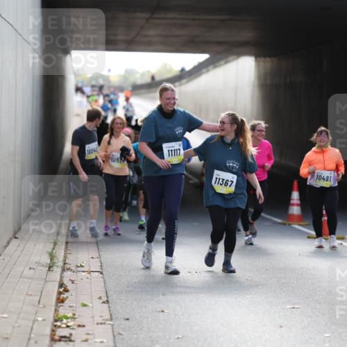 05.10.2025 - 20. swb-Marathon Bremen Michael Strokosch http://msf.ph/oto/9208680 05.10.2025 11:06:25 Laufen 10040, 1057, 11117, 11367, 10491 meine-sportfotos.de
