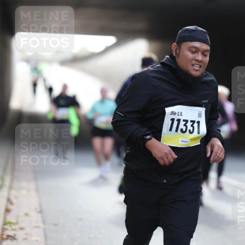05.10.2025 - 20. swb-Marathon Bremen Michael Strokosch http://msf.ph/oto/9208683 05.10.2025 11:08:53 Laufen 11331 meine-sportfotos.de
