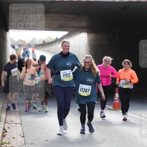 05.10.2025 - 20. swb-Marathon Bremen Michael Strokosch http://msf.ph/oto/9208686 05.10.2025 11:06:26 Laufen 10040, 105, 0707, 05, 11117, 11367, 10491 meine-sportfotos.de