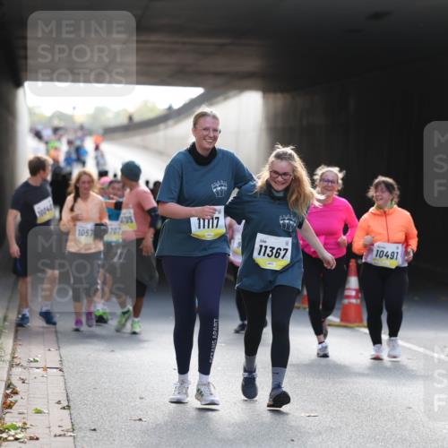 05.10.2025 - 20. swb-Marathon Bremen Michael Strokosch http://msf.ph/oto/9208688 05.10.2025 11:06:27 Laufen 1004, 16785, 1057, 707, 11117, 11367, 10491 meine-sportfotos.de