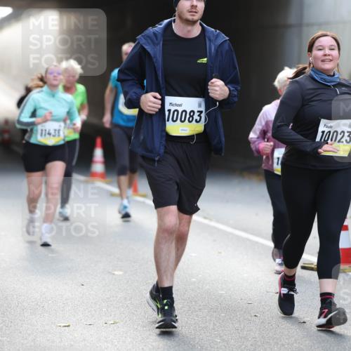 05.10.2025 - 20. swb-Marathon Bremen Michael Strokosch http://msf.ph/oto/9208697 05.10.2025 11:08:55 Laufen 11438, 10083, 10023 meine-sportfotos.de