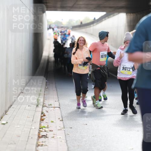 05.10.2025 - 20. swb-Marathon Bremen Michael Strokosch http://msf.ph/oto/9208701 05.10.2025 11:06:29 Laufen 10705, 9012 meine-sportfotos.de
