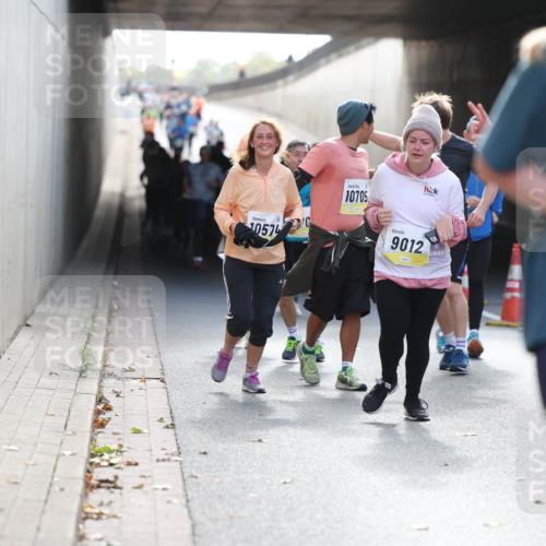 05.10.2025 - 20. swb-Marathon Bremen Michael Strokosch http://msf.ph/oto/9208702 05.10.2025 11:06:30 Laufen 10574, 10705, 9012, 111 meine-sportfotos.de