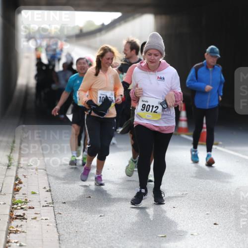 05.10.2025 - 20. swb-Marathon Bremen Michael Strokosch http://msf.ph/oto/9208707 05.10.2025 11:06:31 Laufen 10, 9012 meine-sportfotos.de